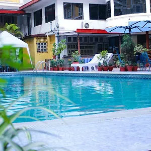 Hotel Woodland