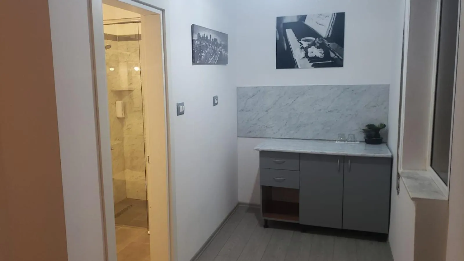 ***  Hotel Antigone Tirana Albania